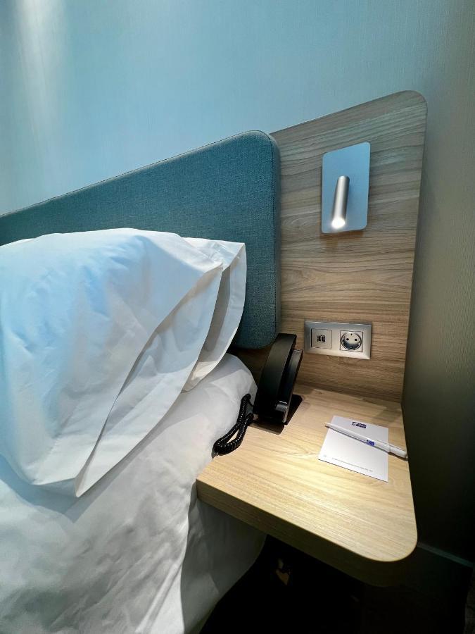 Holiday Inn Express - Madrid - Airport By Ihg Exterior foto