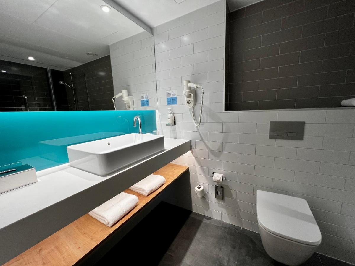 Holiday Inn Express - Madrid - Airport By Ihg Exterior foto