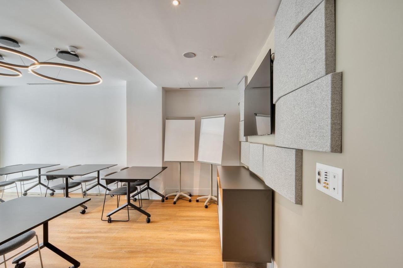 Holiday Inn Express - Madrid - Airport By Ihg Exterior foto