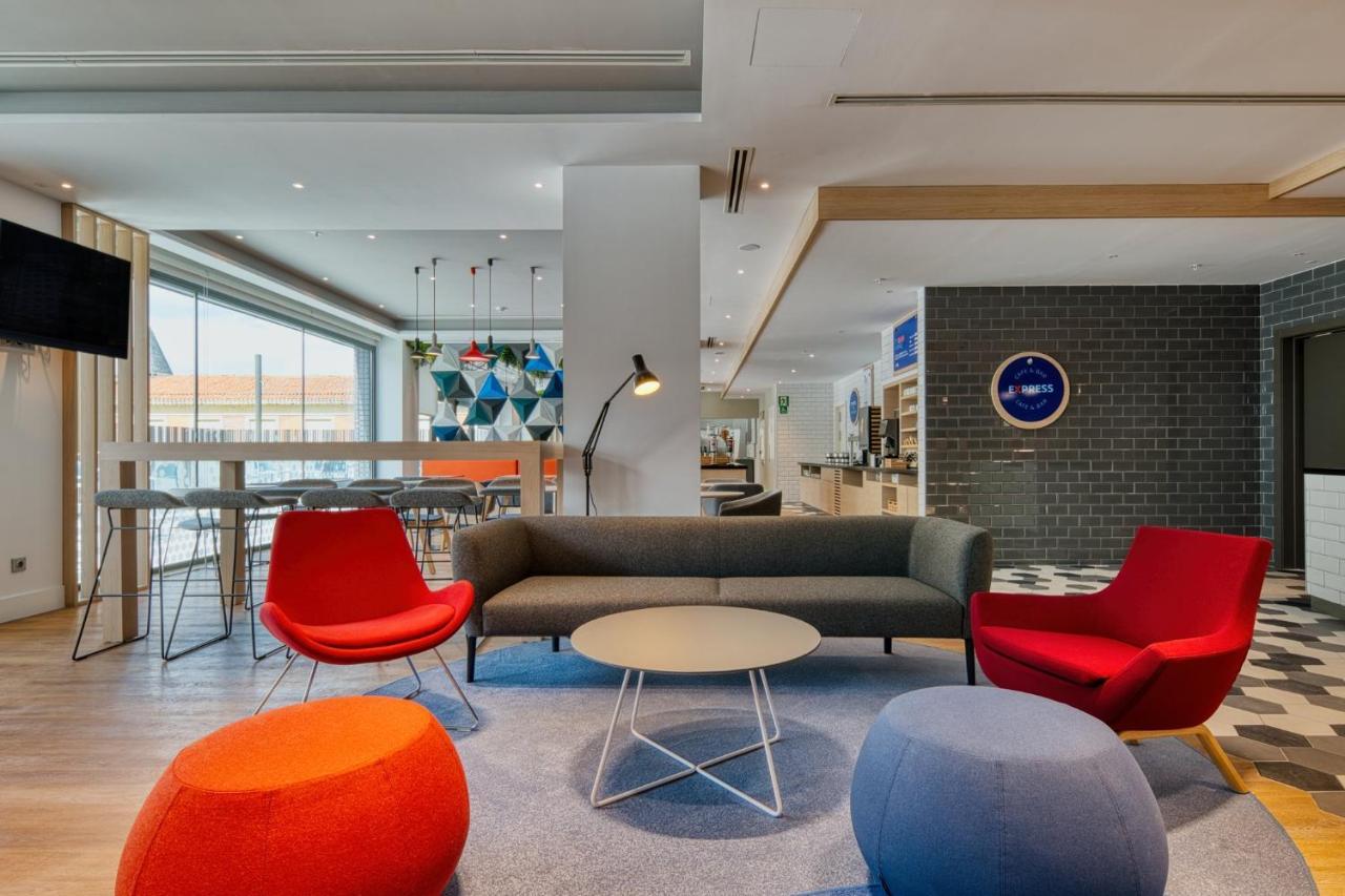 Holiday Inn Express - Madrid - Airport By Ihg Exterior foto