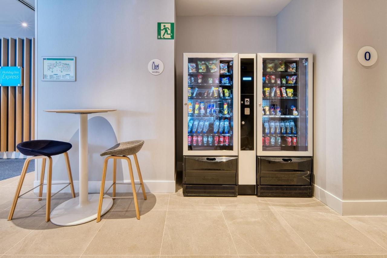 Holiday Inn Express - Madrid - Airport By Ihg Exterior foto