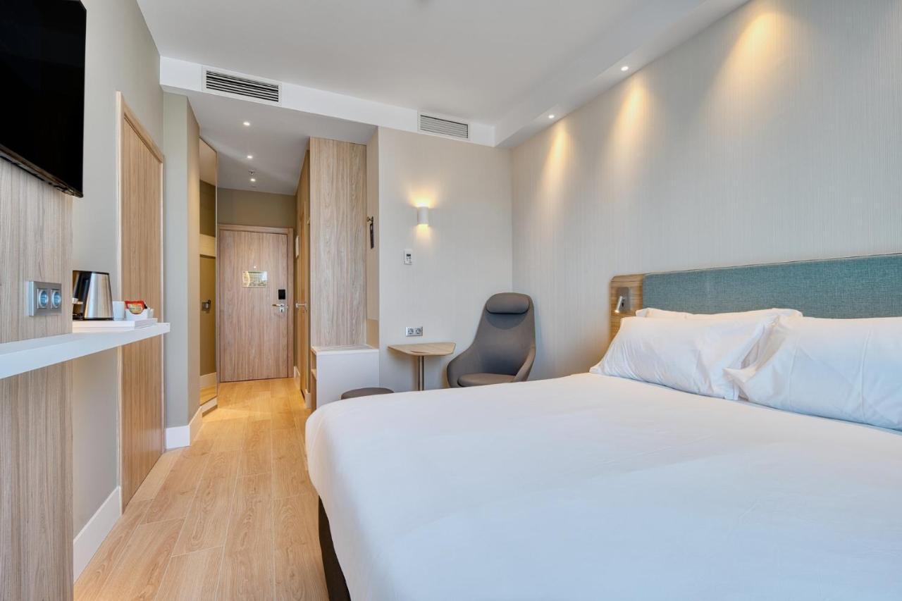 Holiday Inn Express - Madrid - Airport By Ihg Exterior foto