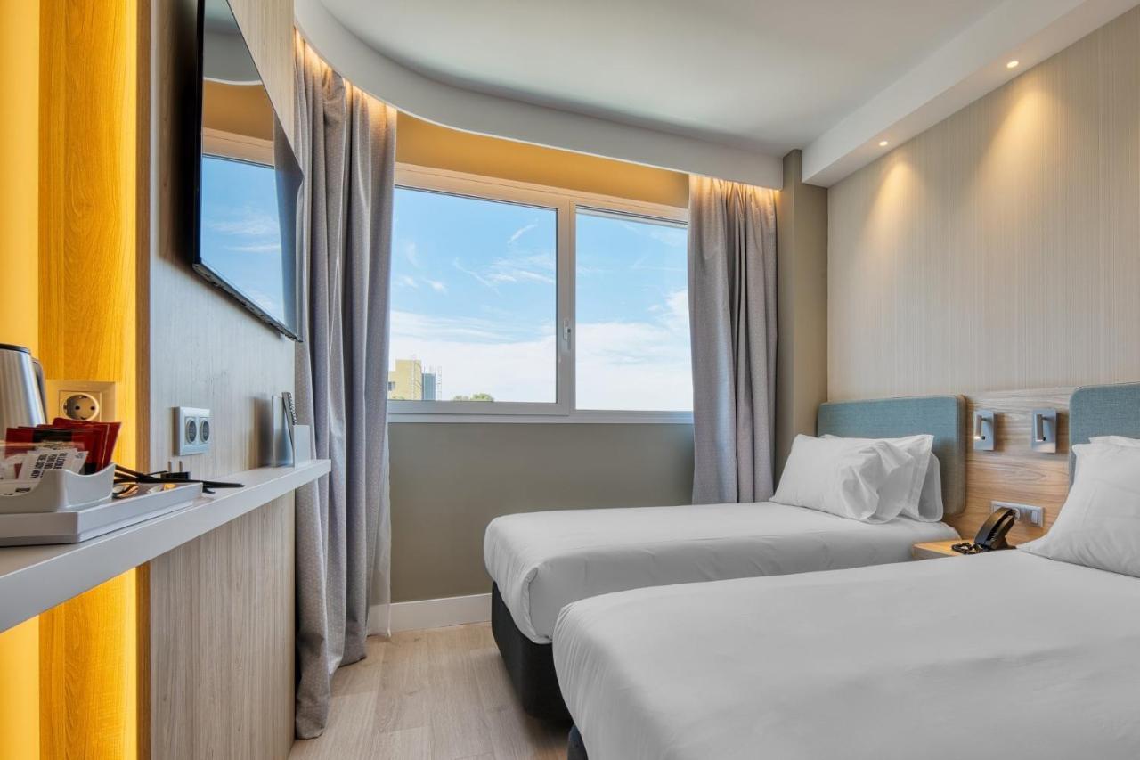Holiday Inn Express - Madrid - Airport By Ihg Exterior foto