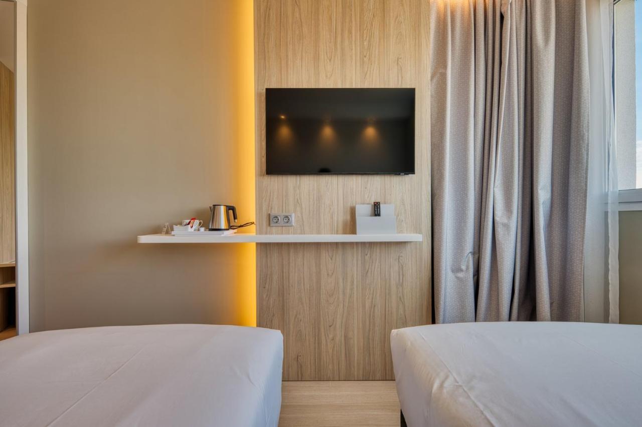 Holiday Inn Express - Madrid - Airport By Ihg Exterior foto