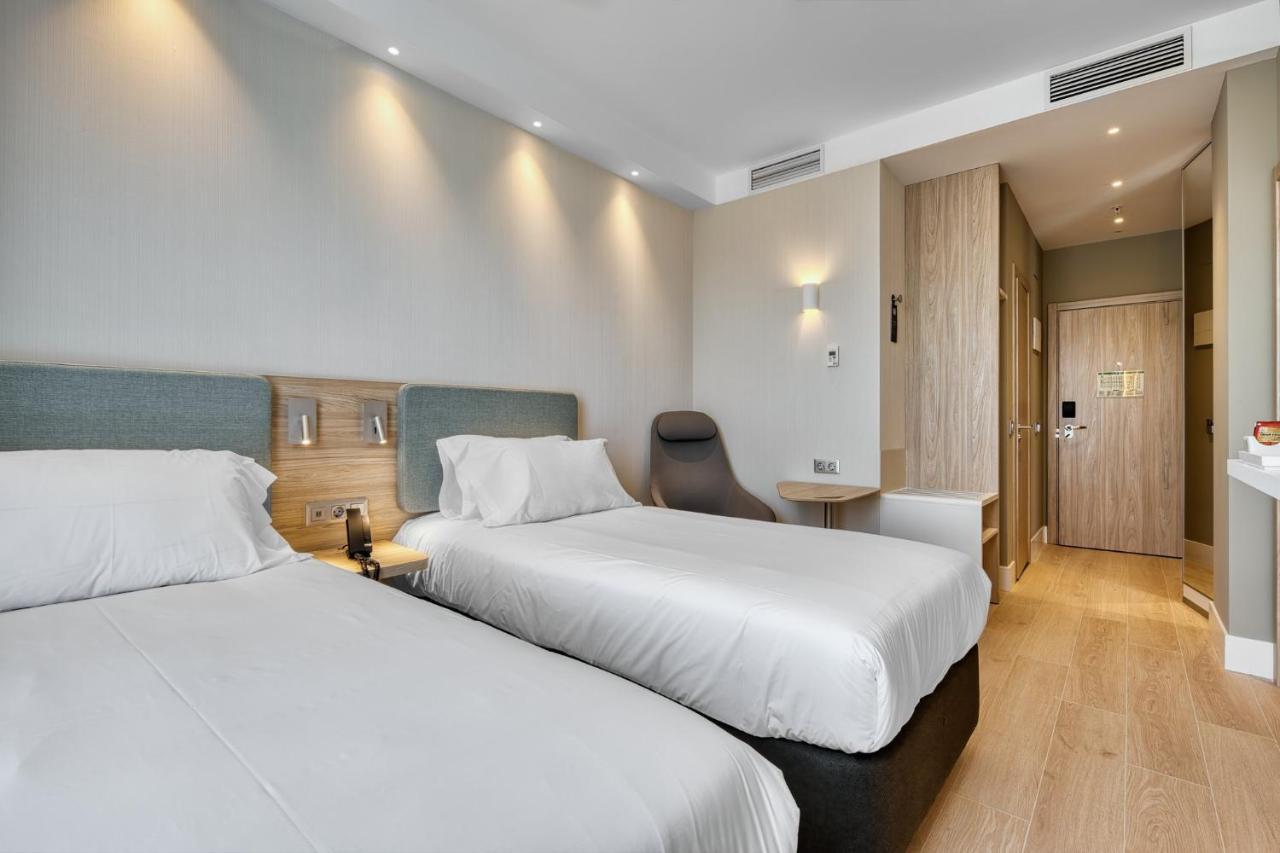 Holiday Inn Express - Madrid - Airport By Ihg Exterior foto