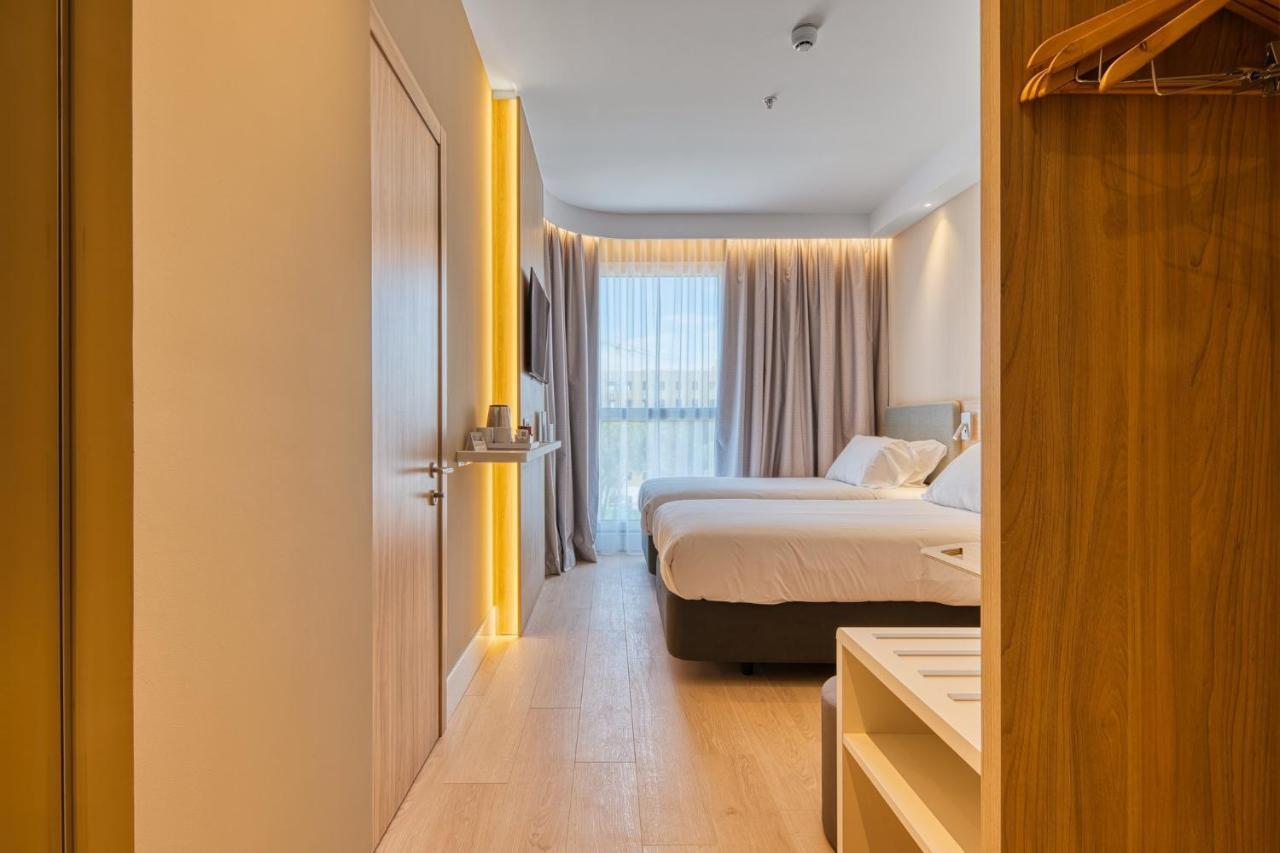 Holiday Inn Express - Madrid - Airport By Ihg Exterior foto