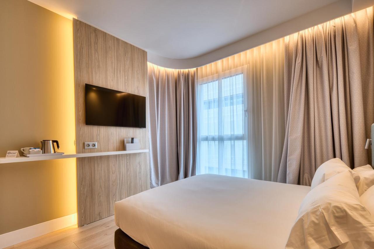 Holiday Inn Express - Madrid - Airport By Ihg Exterior foto