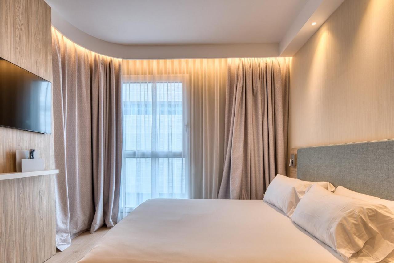 Holiday Inn Express - Madrid - Airport By Ihg Exterior foto