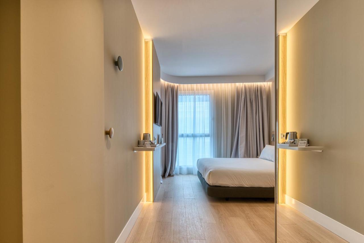 Holiday Inn Express - Madrid - Airport By Ihg Exterior foto